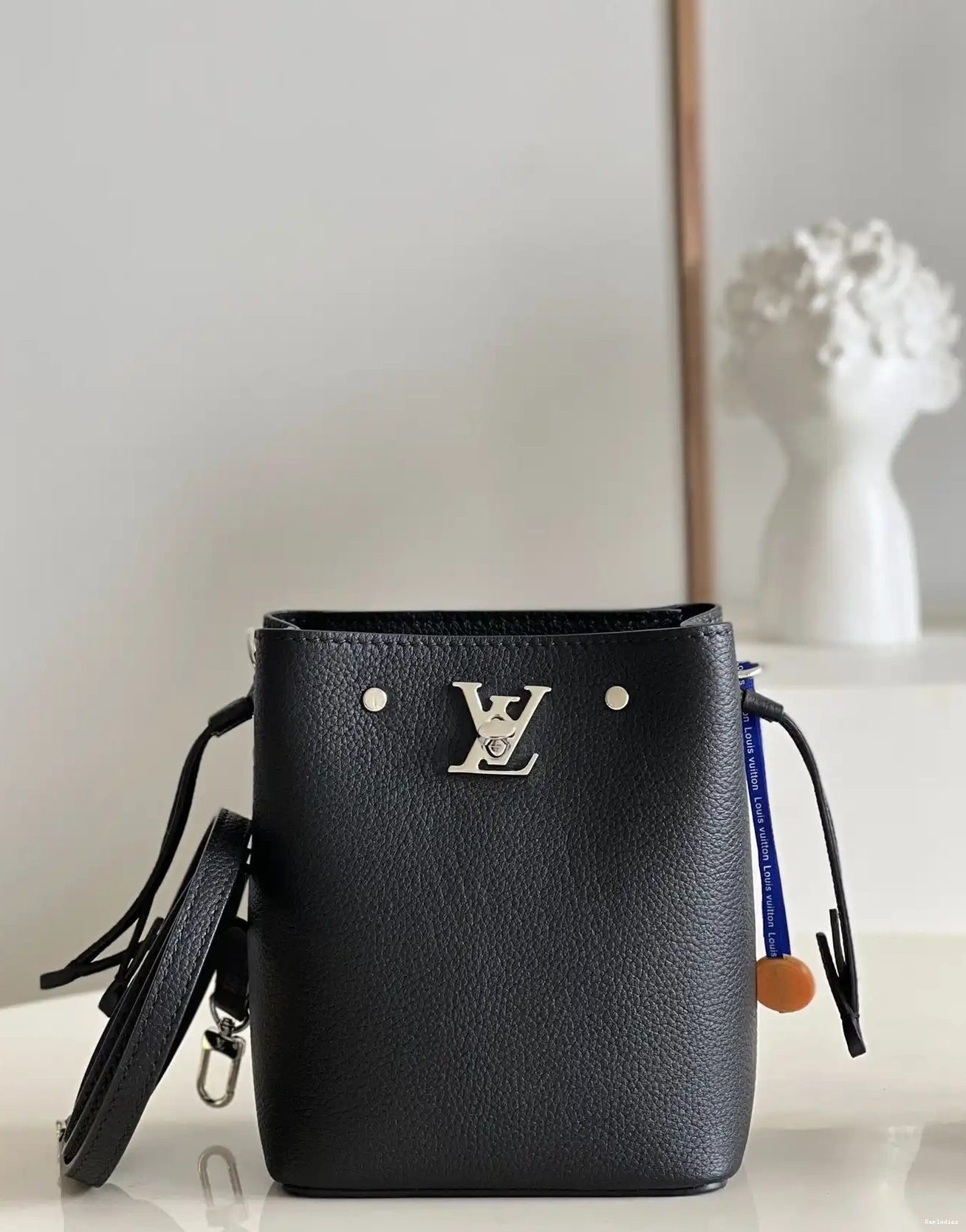 Cheap BUCKET LOUIS NANO VUITTON LOCKME 0510